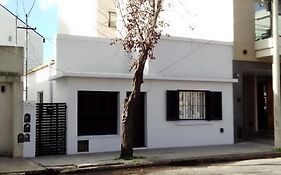 House City zona comercial Guemes, libre estacionamiento
